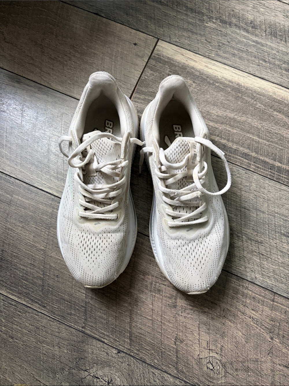 Brooks Women's Running Shoes in Light Beige/Off-White - Picture 2 of 9